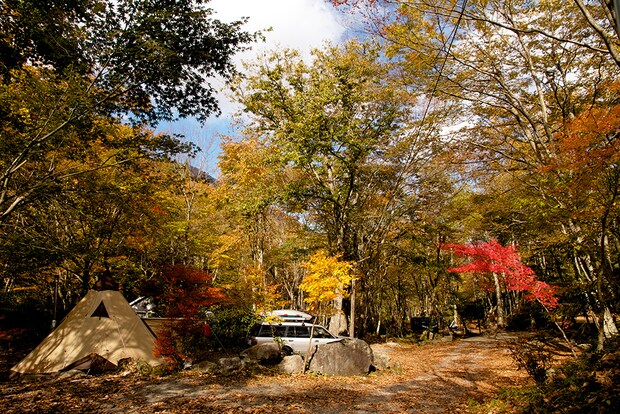 天然温泉や紅葉狩りが楽しめる！秋に絶対に行きたいキャンプ場まとめ