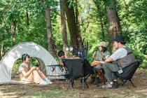 キャンプが疲れる人ほど荷物が多い？重装備の落とし穴とは？