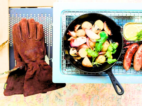 軍手で焚き火して後悔…コールマンの耐熱グローブが優秀すぎる