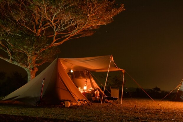 女子ソロの夜、正直こわい…不安を減らす“テント配置と明かり”の正解とは？