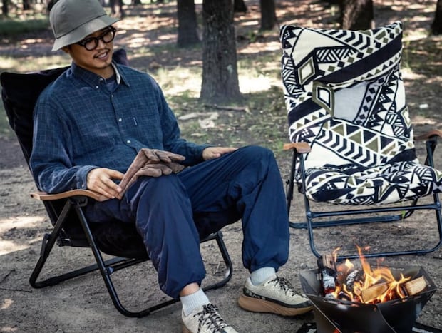 焚き火してるのに寒い?その原因、チェアでした。冬キャンプはカバーで激変