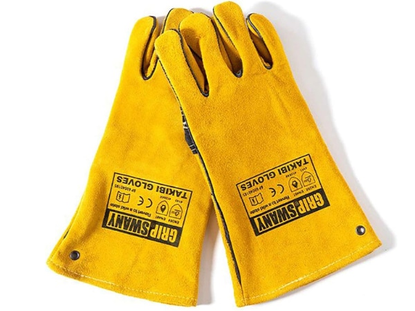 まだ軍手で焚き火してる?買って正解だった焚き火グローブ7選