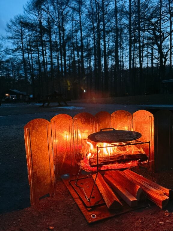 春キャンプの焚き火は風が敵!リフレクターおすすめ5選