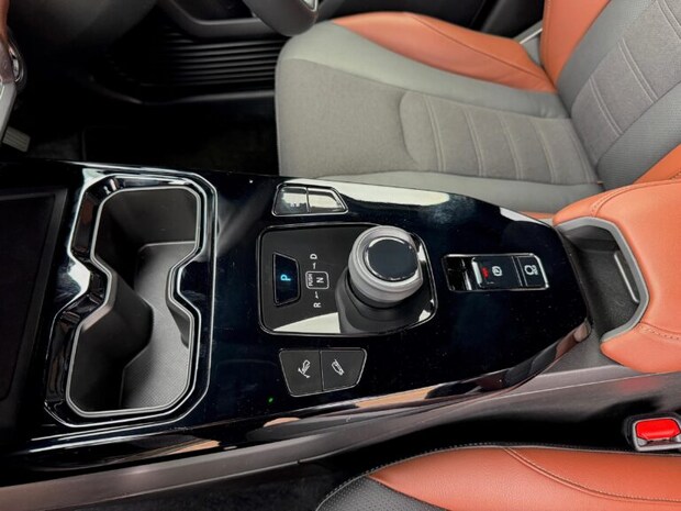 【試乗レビュー①基本編】スズキ eビターラはEVの常識を変える？どんなクルマなのか