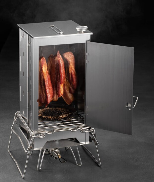 SOTO「カコムシリーズ」登場｜仲間と囲むキャンプ飯を変える新作ギアとは