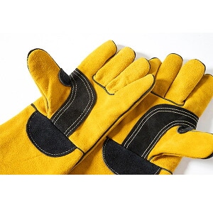 手袋といえばグリップスワニー！焚き火の王道「TAKIBI GLOVE」は使うほど手になじむ