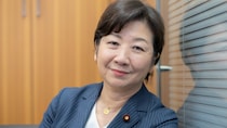 「息子に政治家になってほしいか？」記者からの質問に野田聖子議員が出した答え––––障がいのある息子と一緒にブログを発信し続ける理由