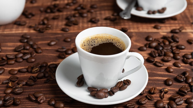 「コーヒーを飲まないと元気が出ないのは、なしでは動けないほど疲れているということ」体のSOSをごまかしかねないカフェインの怖さとは