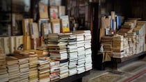 「時代の流れ」で片づけていいのか？ 全国の約3割の自治体に本屋がない…街から書店が消える日本で何が起きているのか？