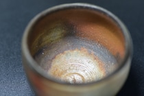 「どうしてこんなに野暮ったいんですか？」地味で質素に感じられた備前焼や瀬戸焼の器が輝いてみえたとき