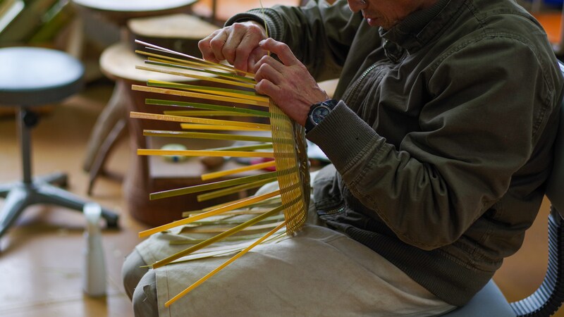 「仕入値は定価の6割台後半」「売れ残りは全返品」「欠品は数日内に補充」…不健全な取引条件で疲弊する日本の工藝職人たち