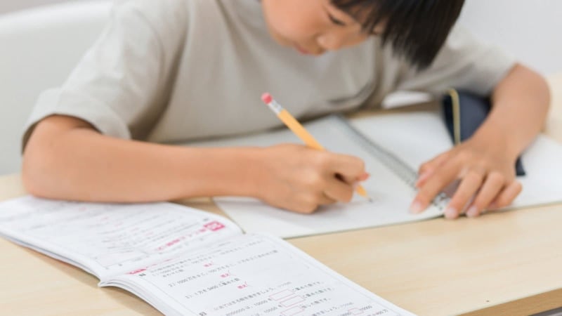 「答えが合っているのに減点」「勉強嫌いになった原因」SNSで炎上した小学校のテストの理不尽採点…現役教師が語る真の意図