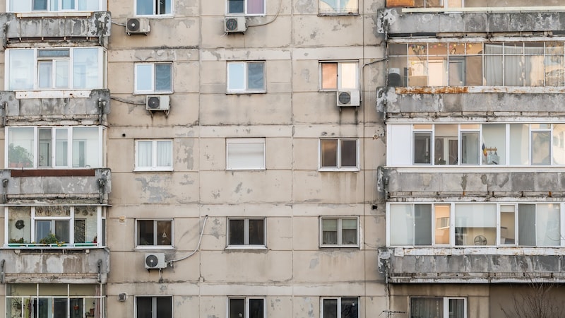 「あなたのマンションがスラム化する…」大規模修繕ができずに朽ち果てるマンションの特徴とそこにいたるプロセス