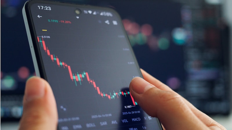 「えっぐ」「本当にヤバい」日経平均が一時4200円超の暴落…それでも“NISA損切り民”が落ち着くべき理由