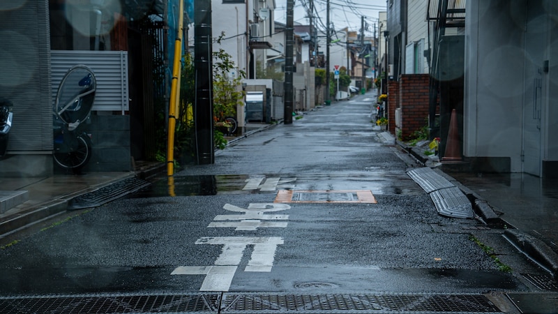 夫の昇進と妻の出産という「二つの幸せ」が不幸の連鎖を生みかねない理由…幸福が重なると底辺層へ転落してしまうほど不安定な日本の共同体基盤