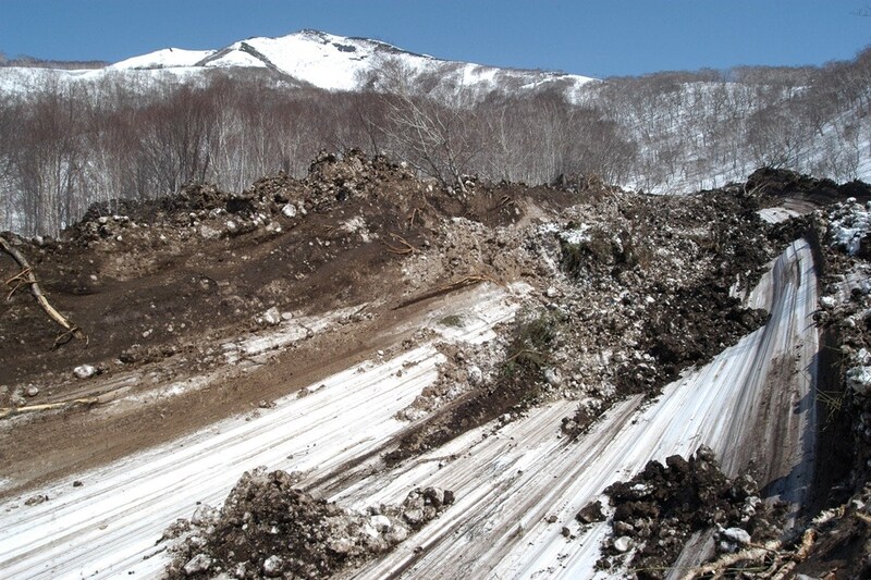 「雪崩は自然現象だけはない」JAPOW人気で急増…バックカントリー事故の危険すぎる実態