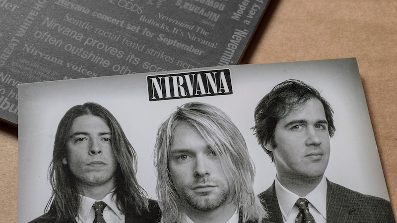 カート・コバーンの死の５か月前、ニルヴァーナが残した伝説のライブのウラ側「葬式の時みたいにかい？」「ああ、まさにそんな感じだ」