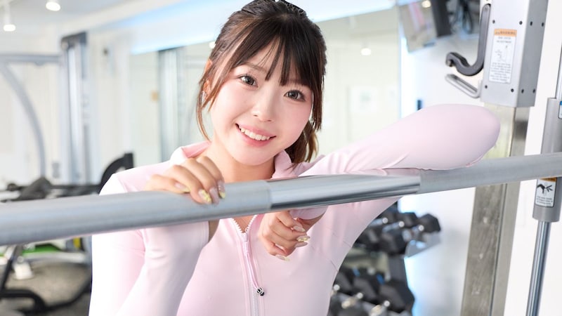 「お尻は頑張って鍛えてます！」フォロワー15万人“新・ビーチの妖精”が激変…「理想の体形はガリガリではなく…」