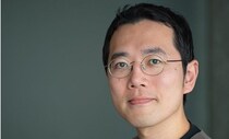 なぜ人はうそをつくのかを探りたかった『風車と巨人』岩井圭也 インタビュー