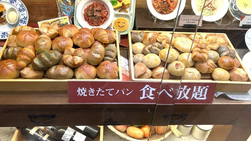 「鎌倉パスタ、食べ放題のパンが来ない」で大炎上… 本部の回答は? 『パスタ騒動』SNSで企業をさらすのは正義か、いじめか【2026 集英社オンライン上半期 ビジネス記事 10位】
