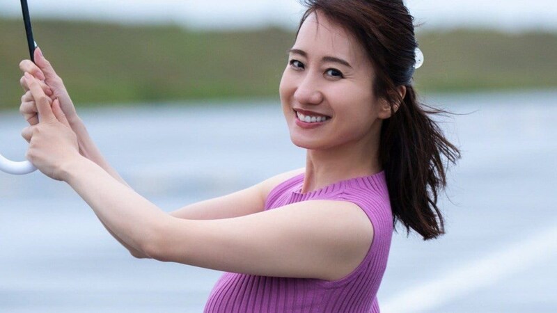 話題の気象予報士・吉井明子が語る31歳での転身と45歳の水着挑戦「ここでやらなければ後悔する」
