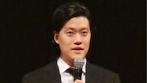 〈粗品が上島竜兵さんになった夜〉「オレ、ダチョウ倶楽部関係ないって！」熱湯芸まで猛練習…先輩芸人がイジり倒す「可愛げ」の正体