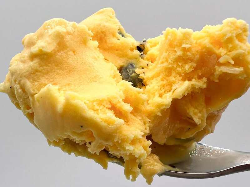 サーティワン「月夜のおさつバター 黒ごま入り」が話題!