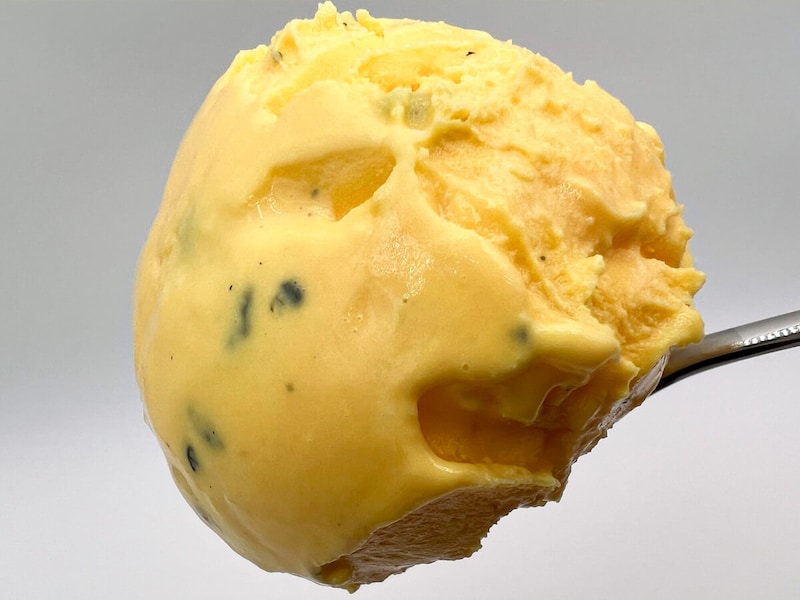 サーティワン「月夜のおさつバター 黒ごま入り」が話題!