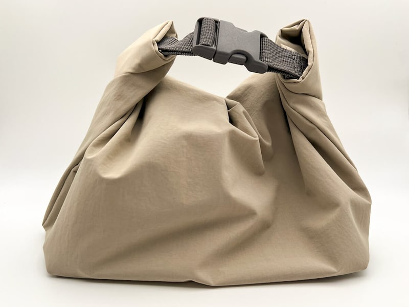 無印良品「高さが変えられる　ランチバッグ　ロールトップタイプ　大」が大人気