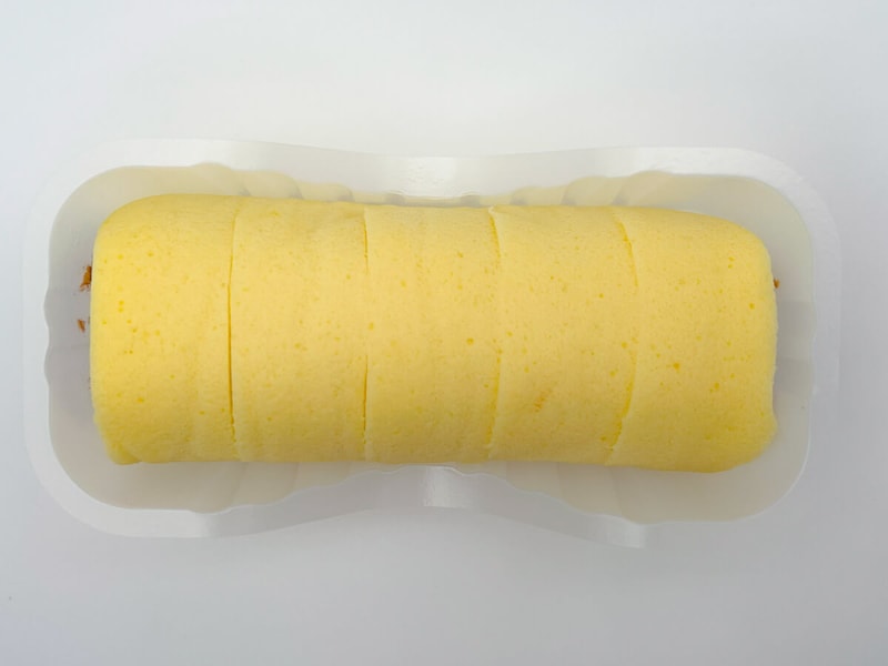 ファミリーマート「もっちりクリームロール（チョコホイップ）」が話題！