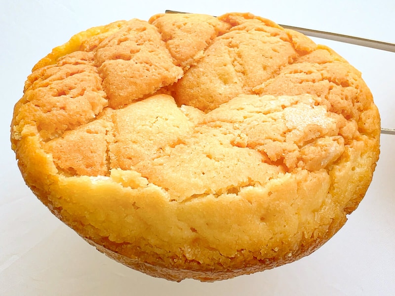 ファミマ「デニッシュメロンパン×クイニーアマン」が話題!