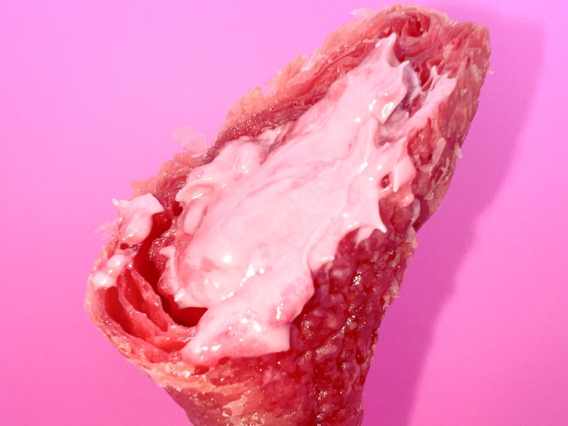 マクドナルド「三角チョコパイ いちごミルク味」