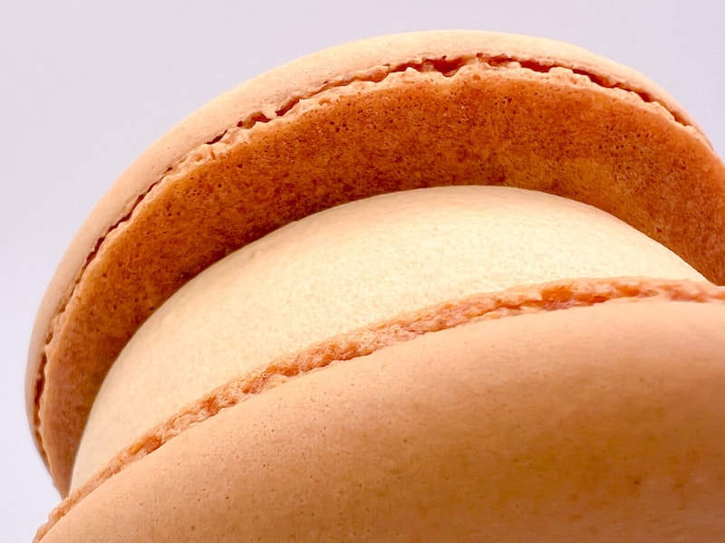 セブンイレブン「7プレミアム マカロンアイス キャラメル」