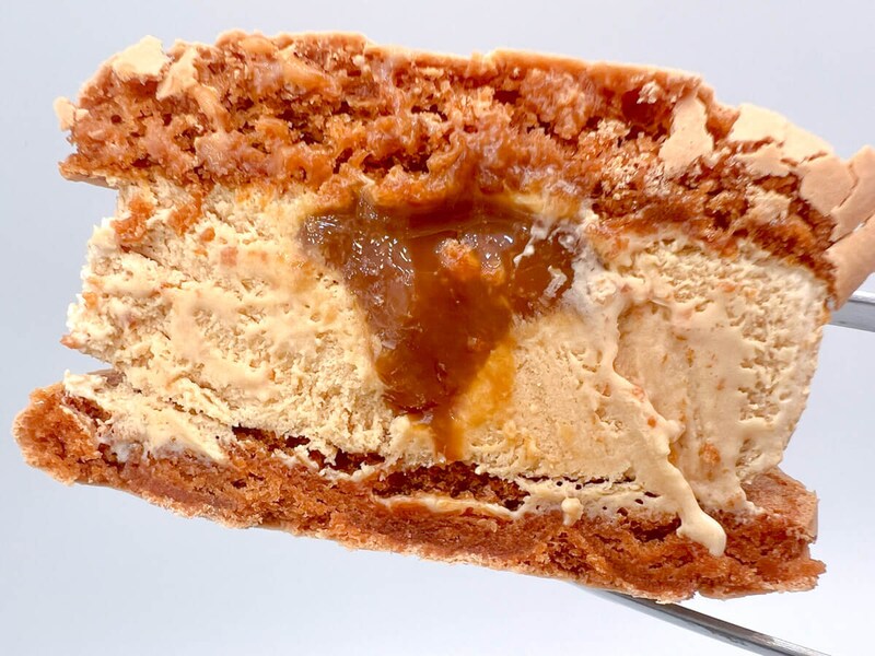 セブンイレブン「7プレミアム マカロンアイス キャラメル」