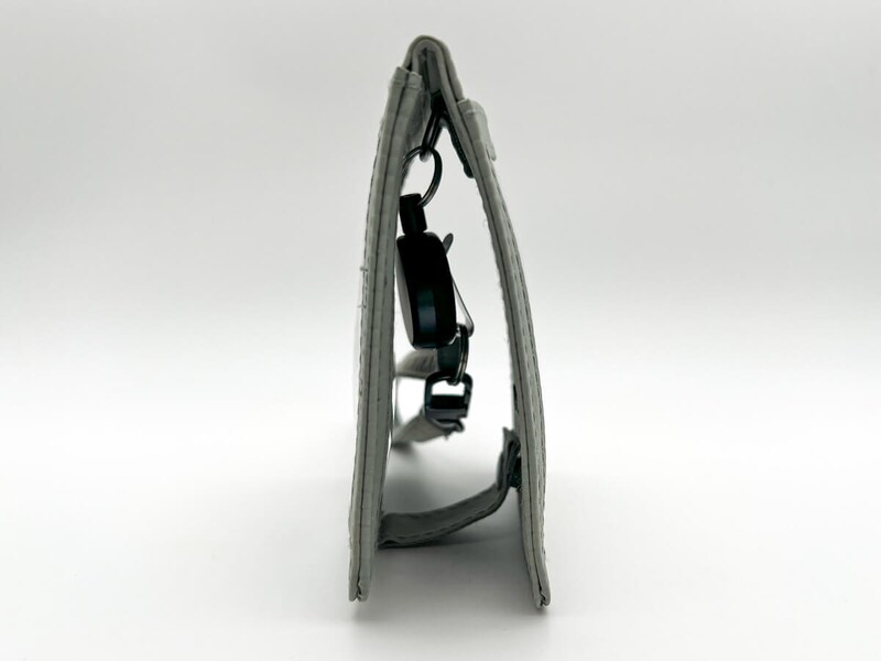 無印良品「自立するカードホルダー・リール付」