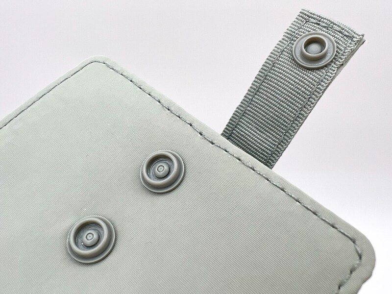 無印良品「自立するカードホルダー・リール付」