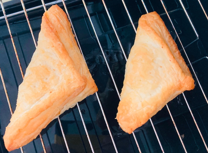 セブンイレブン「三角おさつパイ」