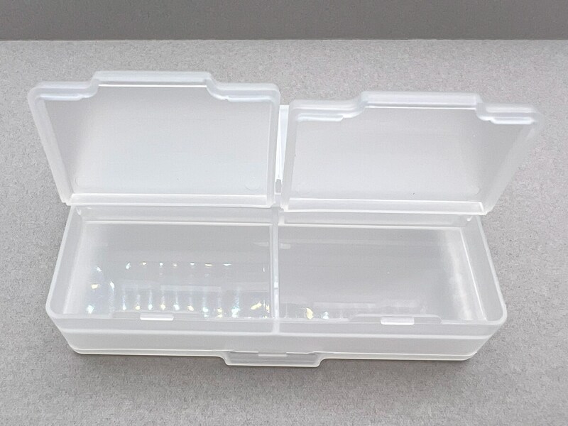 ダイソー「両面収納小物ケース」