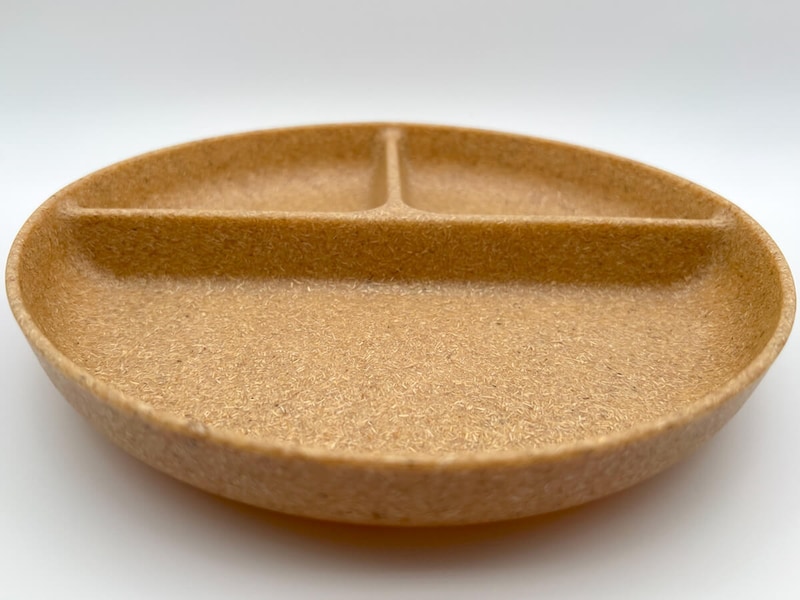無印良品「レンジで使える ヤシの端材を使った 仕切り付きプレート」