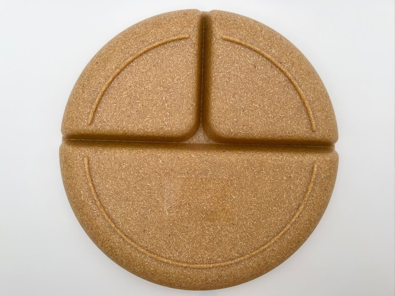 無印良品「レンジで使える ヤシの端材を使った 仕切り付きプレート」