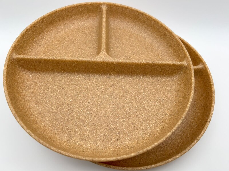 無印良品「レンジで使える ヤシの端材を使った 仕切り付きプレート」