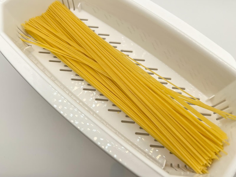 ダイソー「お皿にもなる電子レンジでパスタメーカー」