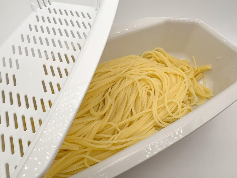 ダイソー「お皿にもなる電子レンジでパスタメーカー」