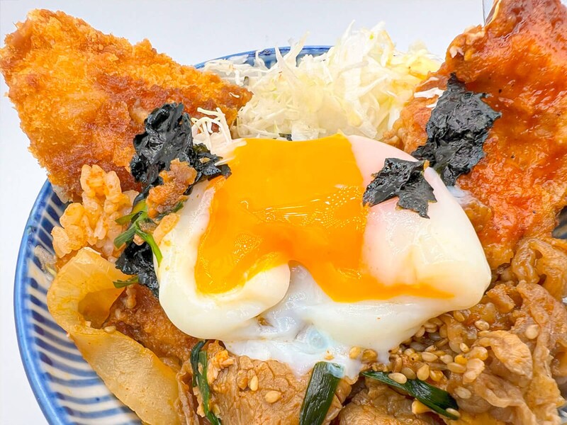 かつや「牛豚鶏のプルコギビビンカツ丼」