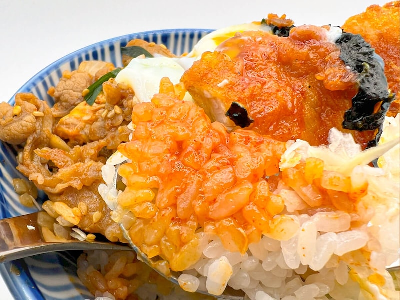 かつや「牛豚鶏のプルコギビビンカツ丼」