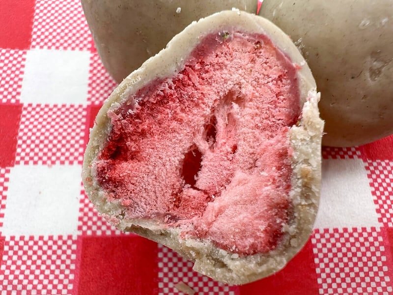 無印良品「不揃い アールグレイチョコがけいちご」