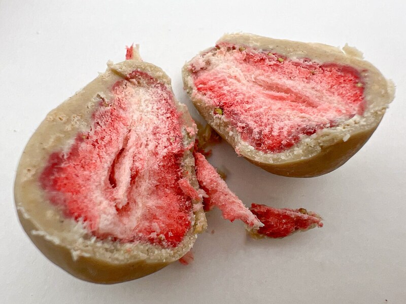 無印良品「不揃い アールグレイチョコがけいちご」