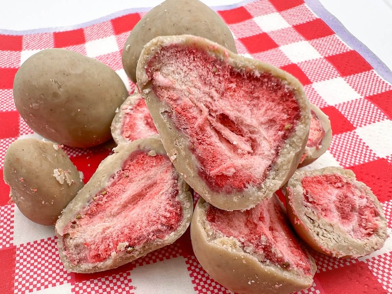 無印良品「不揃い アールグレイチョコがけいちご」