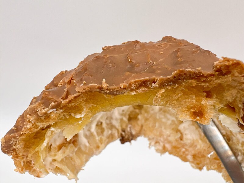 ローソンMERCER bisコラボ「Uchi Café×MERCER bis 生キャラメルクッキーシュー」