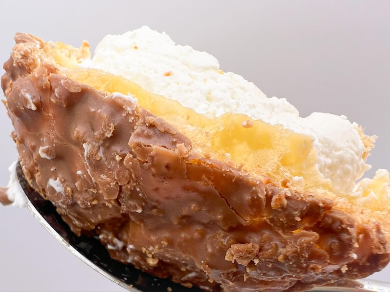 ローソンMERCER bisコラボ「Uchi Café×MERCER bis 生キャラメルクッキーシュー」